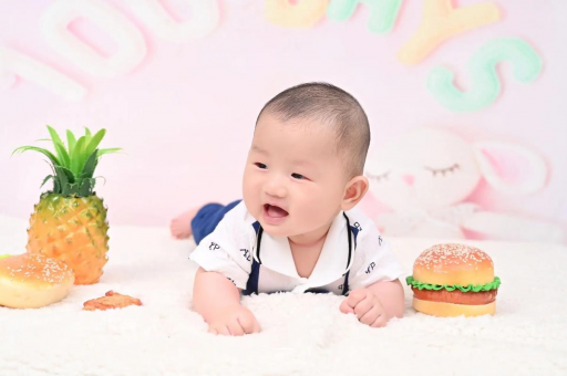 谷城宝宝在妈妈肚子里